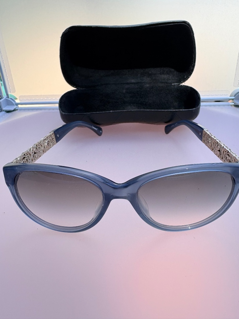 Chanel • Bijou collection butterfly sunglasses • Blue Frame Sunglasses - Picture 2 of 16